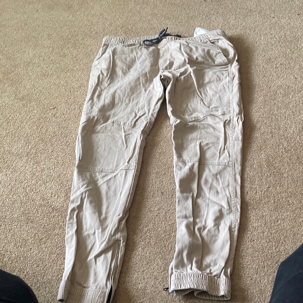 Men’s cream jogger pants